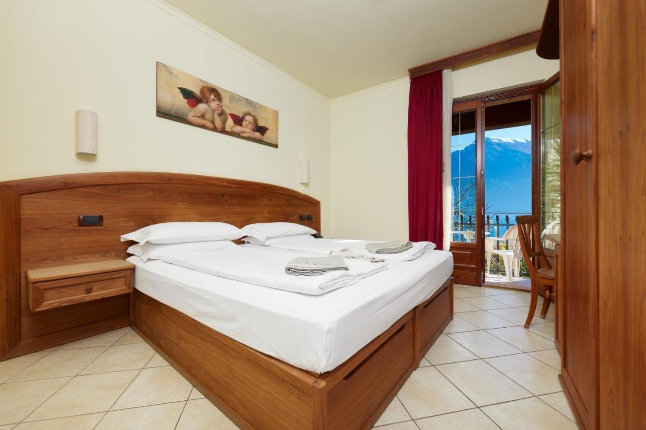 Hotel Al Rio Se Limone sul Garda Exterior photo